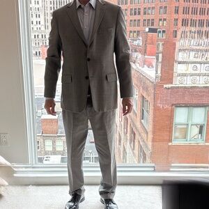 Hickey Freeman Sophisticated Light Gray Men's Suit